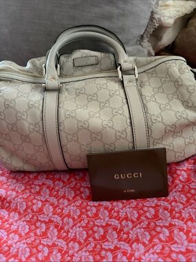 Gucci Light Gray GG